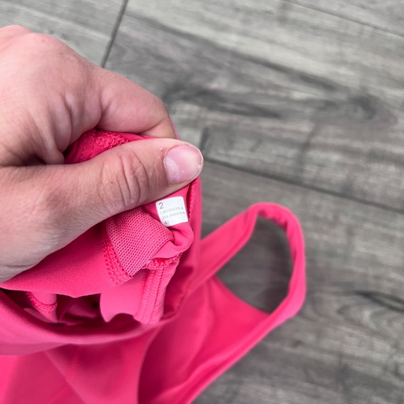 LULULEMON align tank size 2 colour lipgloss new condition - Picture 2 of 3